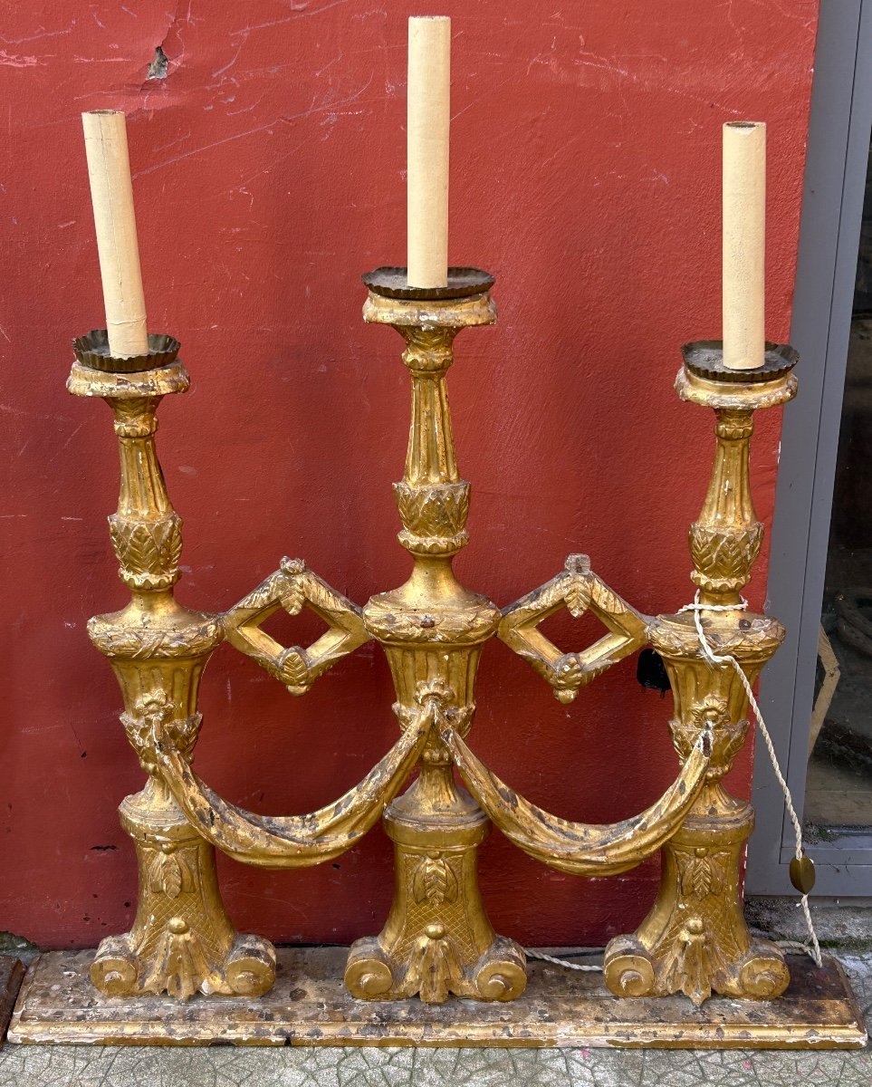 Pair Of Three-light Sconce Candlesticks In Gilded Wood From The 18th Century -photo-4