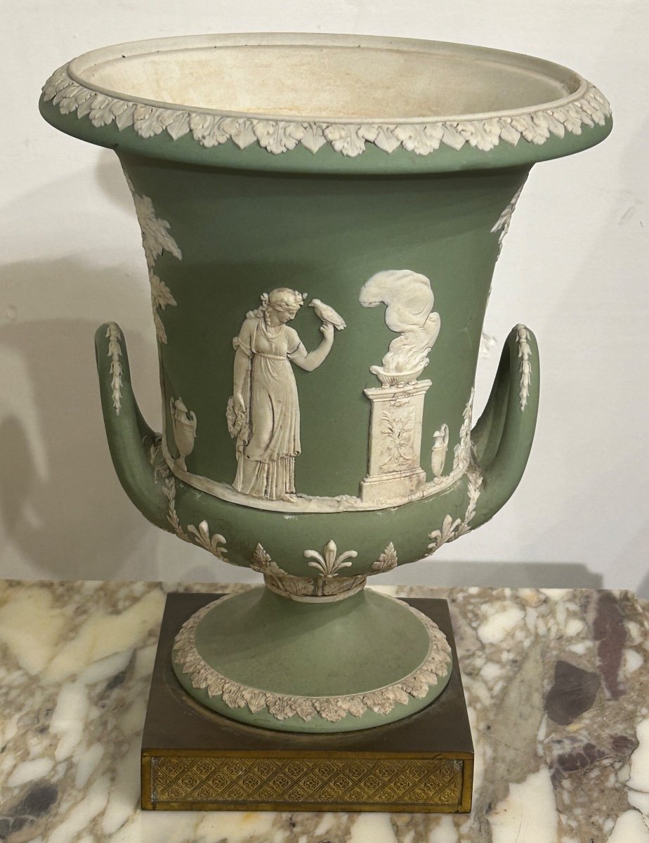 Vase Médicis En Porcelaine De Wedgwood Socle En Bronze Doré D’époque Début XIXéme Siècle -photo-2