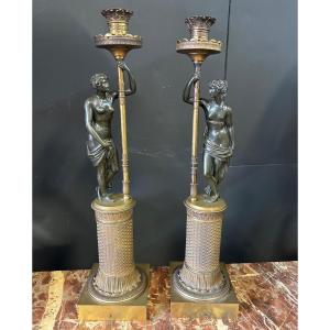 Paire De Bougeoirs En Bronze Femmes A L’antique D’époque Empire - Début XIXéme 