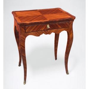 Small Living Room Or Side Table In Amaranth Veneer, Louis XV Period - 18th Century