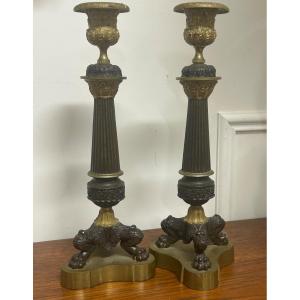 Pair Of Restoration Period Candlesticks In Bronze With Gilded And Brown Patina, 19th Century Claw Feet 