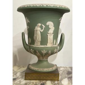 Vase Médicis En Porcelaine De Wedgwood Socle En Bronze Doré D’époque Début XIXéme Siècle 