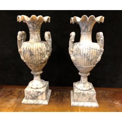 Grande Paire De Vases En Albâtre Italie Fin XIXème H : 72 Cm 