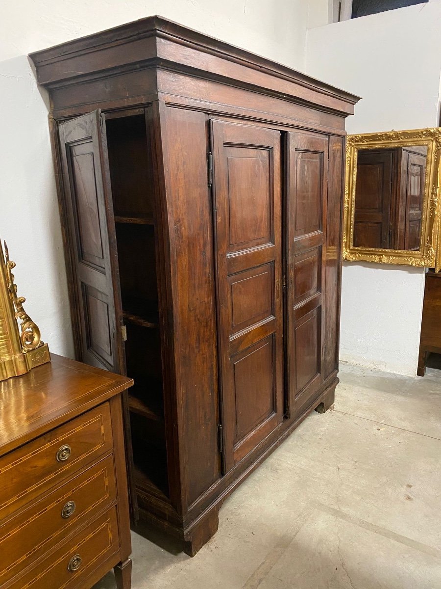 Lombard Walnut Wardrobe With Side Doors. Cremona Early 18th Century-photo-2