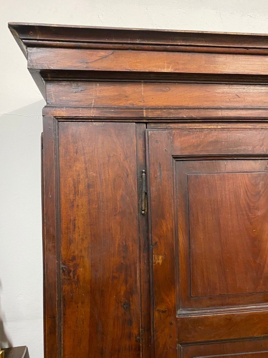 Lombard Walnut Wardrobe With Side Doors. Cremona Early 18th Century-photo-4