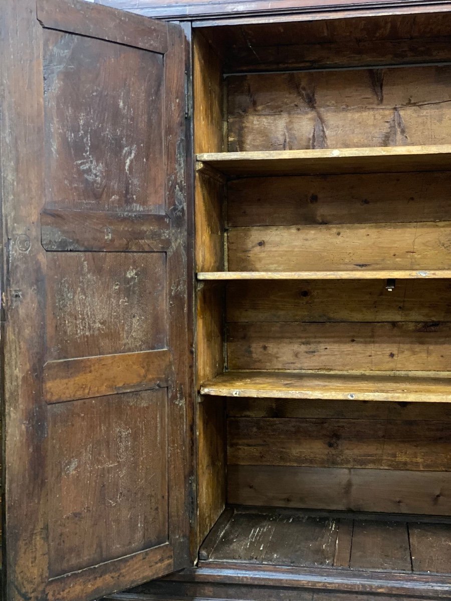 Lombard Walnut Wardrobe With Side Doors. Cremona Early 18th Century-photo-2