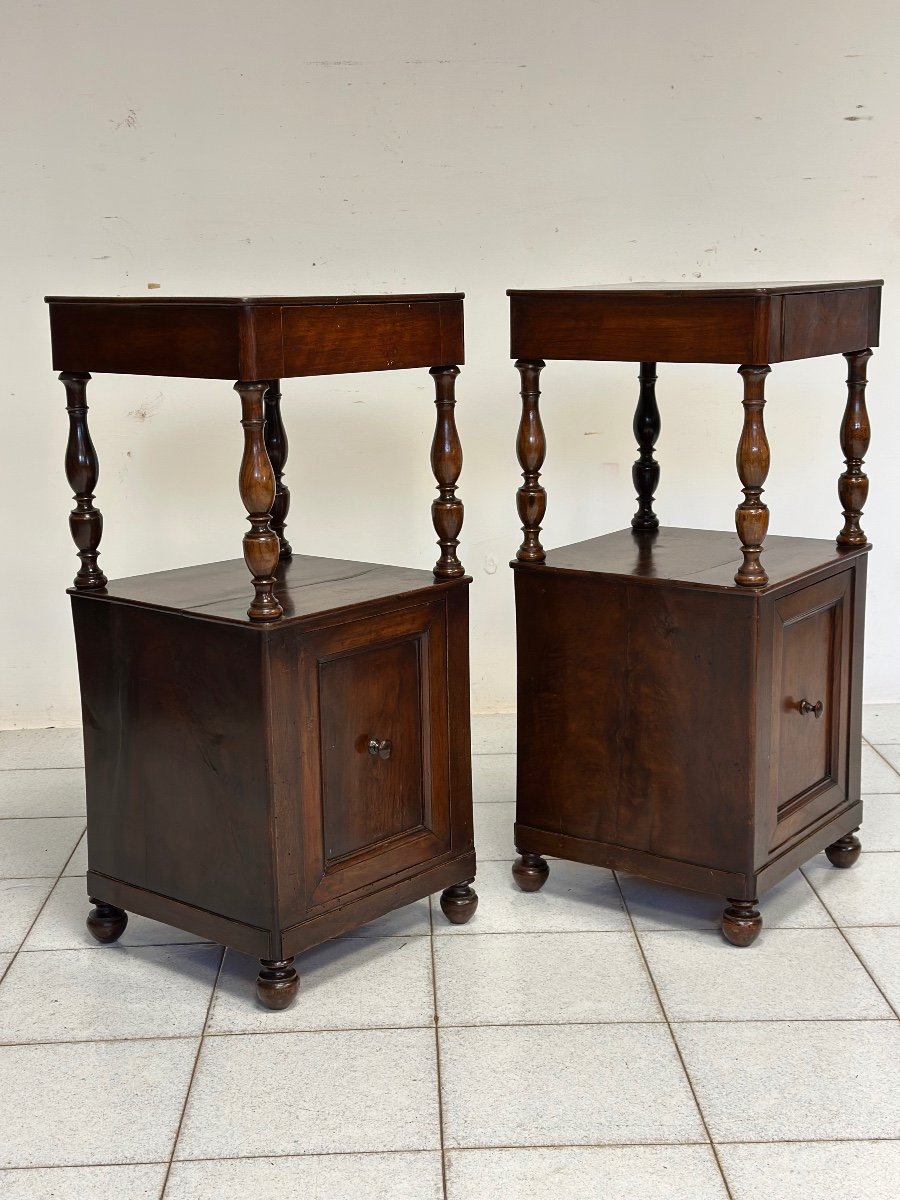 Pair Of 19th Century Lombard Open Walnut Bedside Tables. Restored-photo-4