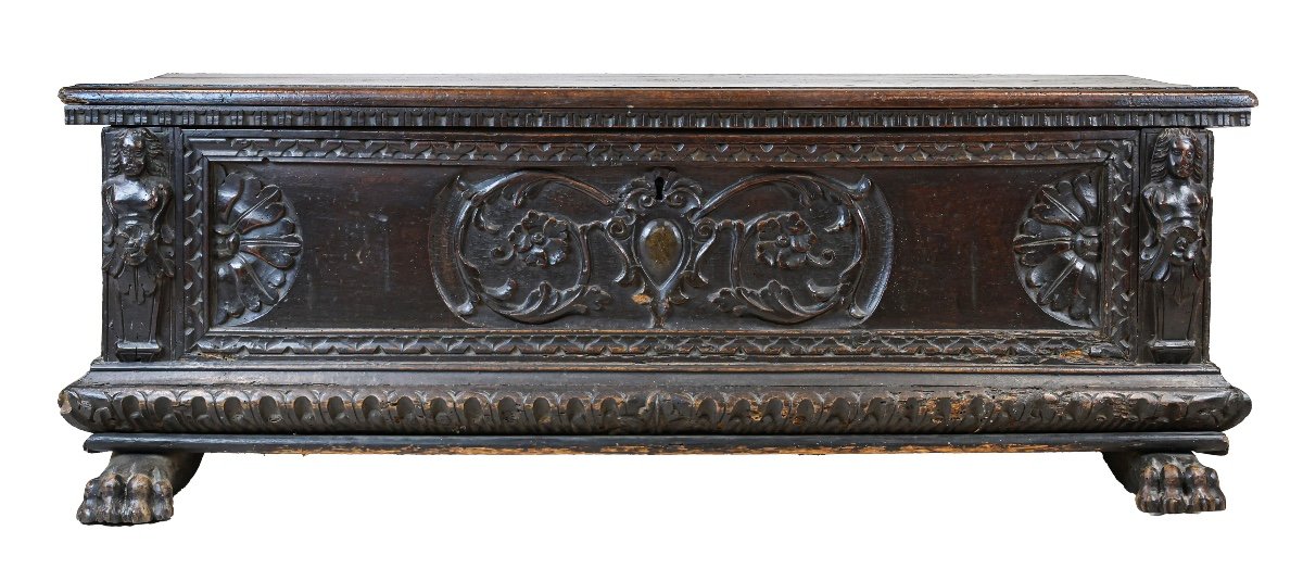 Lombard Carved Chest From The Early 17th Century-photo-3