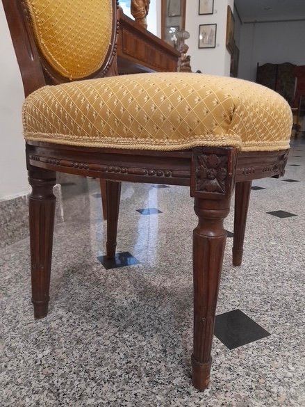 Group Of Six Louis XVI Chairs In Carved Walnut With Beaded Back And Band Centered By A Bow Tape-photo-2