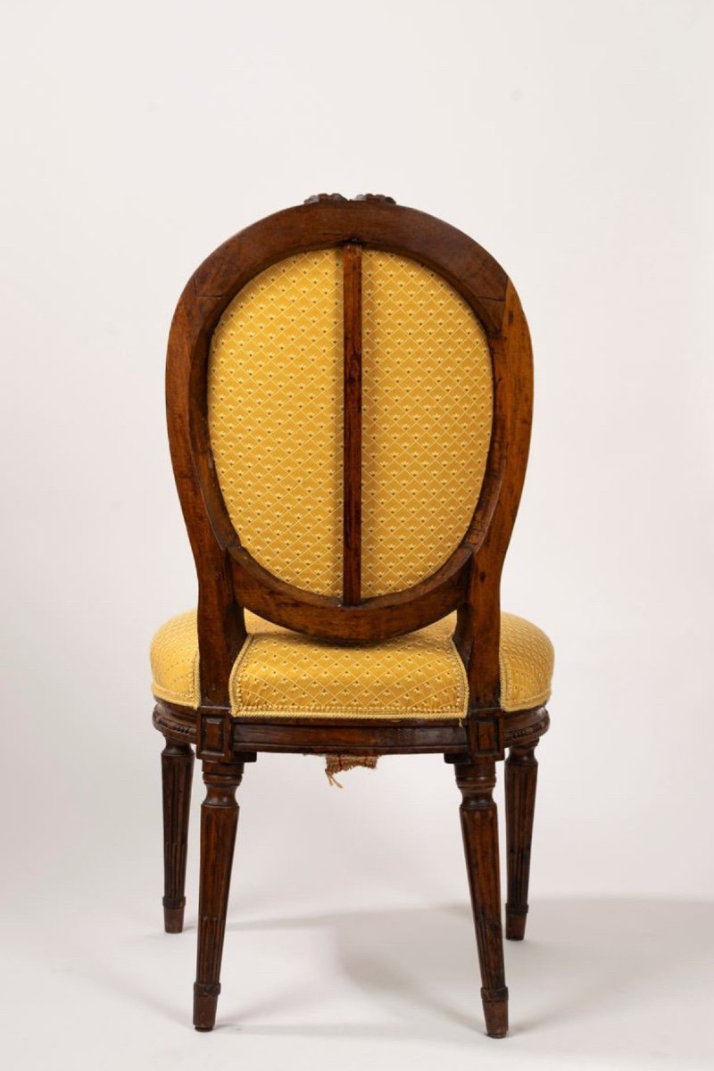 Group Of Six Louis XVI Chairs In Carved Walnut With Beaded Back And Band Centered By A Bow Tape-photo-4