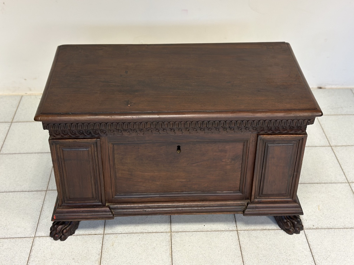 Small Lombard Chest. 18th Century-photo-3