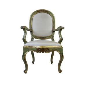 Fauteuil Louis XV En Bois Sculpté Laqué Doré. Marques Du Début Du XVIIIe Siècle