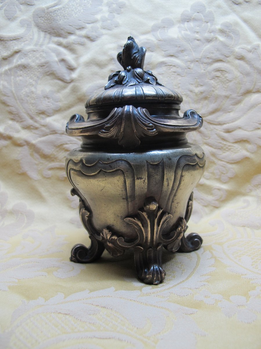 Covered Pot In Bronze XIX -photo-1