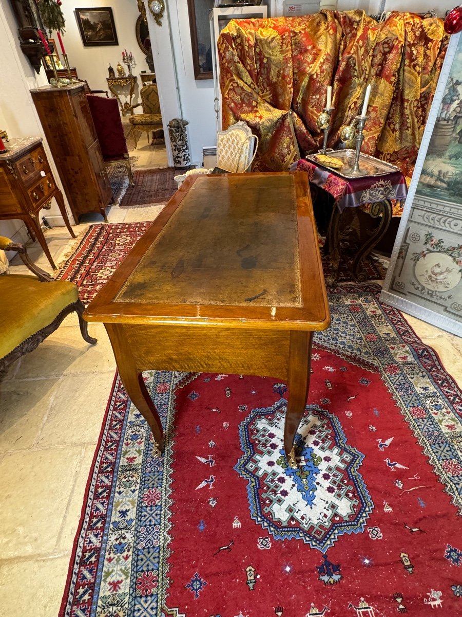 Louis XV Period Double-sided Walnut Desk -photo-2