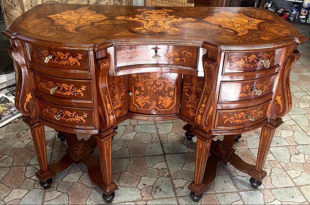 Mazarin Desk In Walnut And Maple