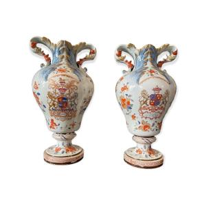 Paire De Vases En Porcelaine Décor En Imari, Angleterre, XIX° Siècle 