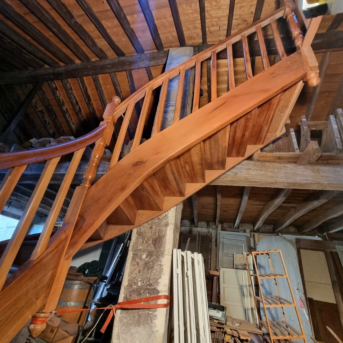 Exceptional Walnut Staircase Early 20th -photo-1