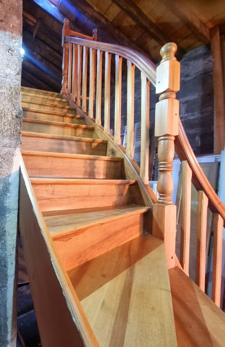 Exceptional Walnut Staircase Early 20th -photo-4