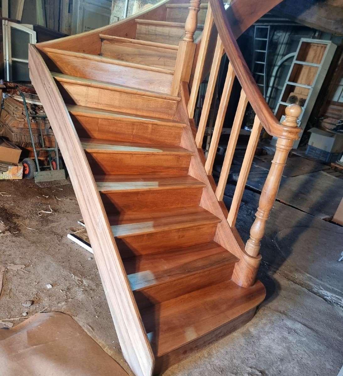 Exceptional Walnut Staircase Early 20th -photo-6