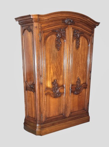 Small 18th Century Regency Wardrobe, Curved Sides In Walnut.