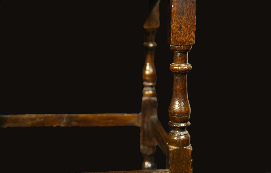 Small 17th Century Table, Oak-photo-1