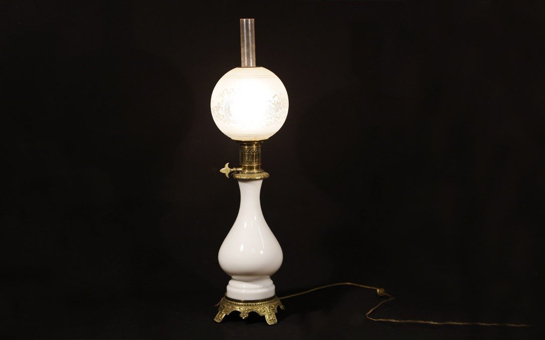 Oil Lamp, White Opaline, 19th Century -photo-2