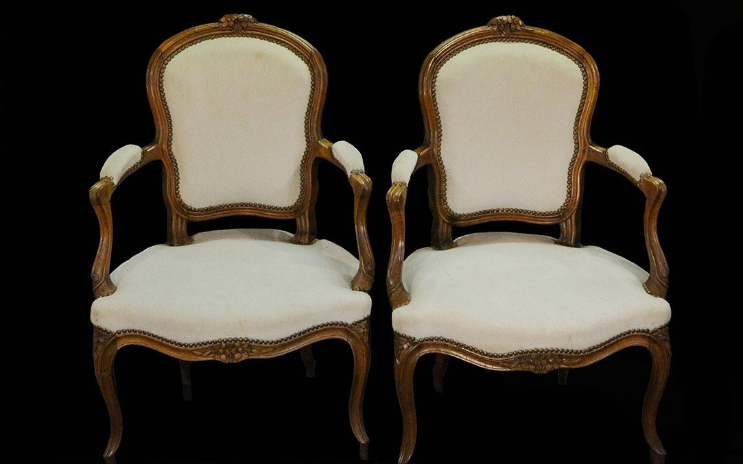 Pair Of Louis XV Cabriolets, Walnut, 18th Century