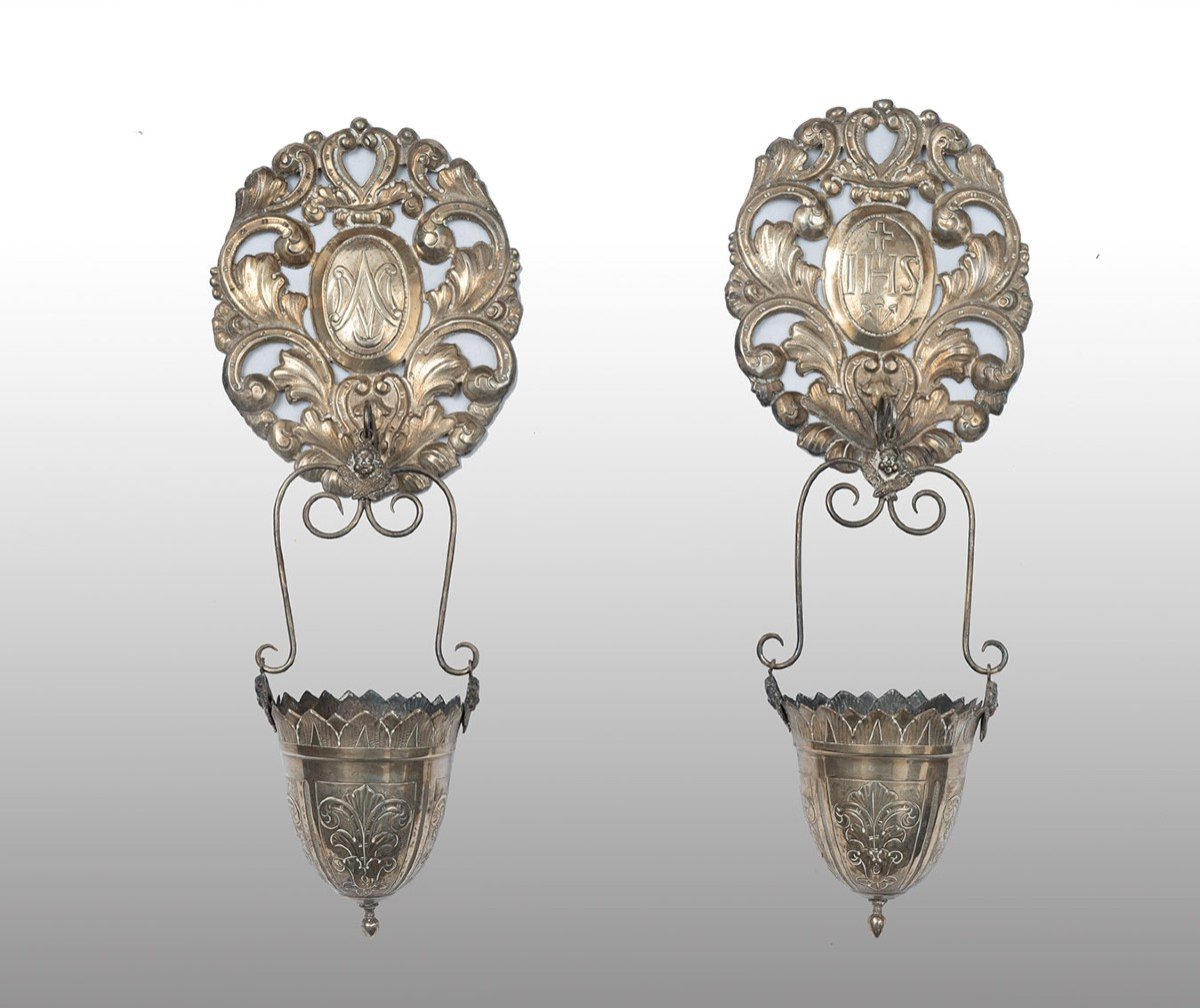 Pair Of Antique Holy Water Stoups In Chiseled Silver. Rome, 19th Century.