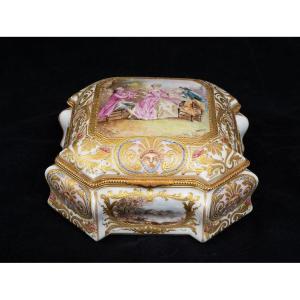 Antique Porcelain Jewelry Box, 19th Century.