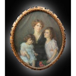 Antique Pastel With Carved Wooden Frame Depicting A Family Portrait. Rome, Early 20th Century.