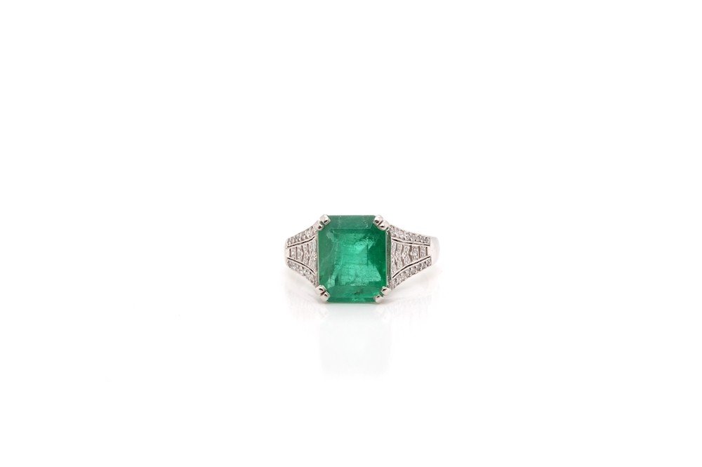 Art Deco Emerald And Diamond Ring In Platinum-photo-2