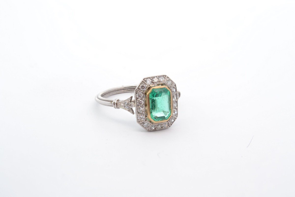Emerald And Diamond Ring In Platinum-photo-3