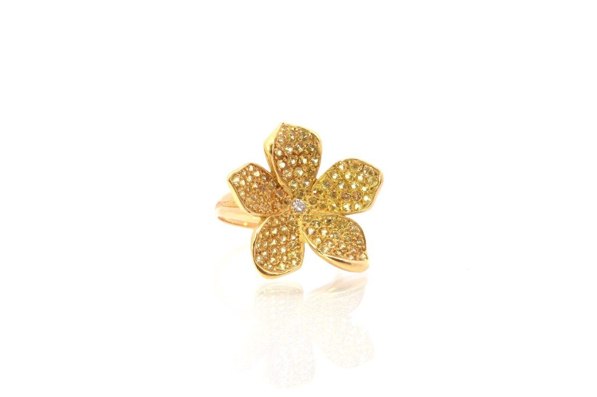 Flower Ring Set With Yellow Sapphires And Diamond-photo-3