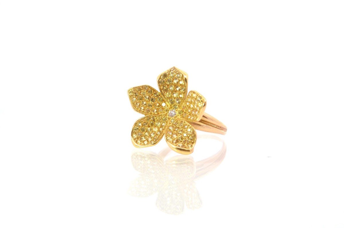 Flower Ring Set With Yellow Sapphires And Diamond-photo-4