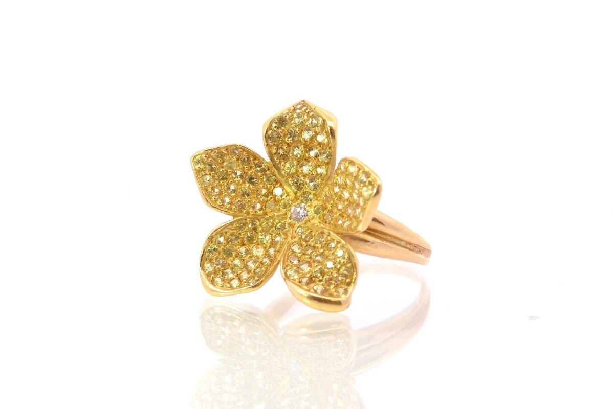 Flower Ring Set With Yellow Sapphires And Diamond