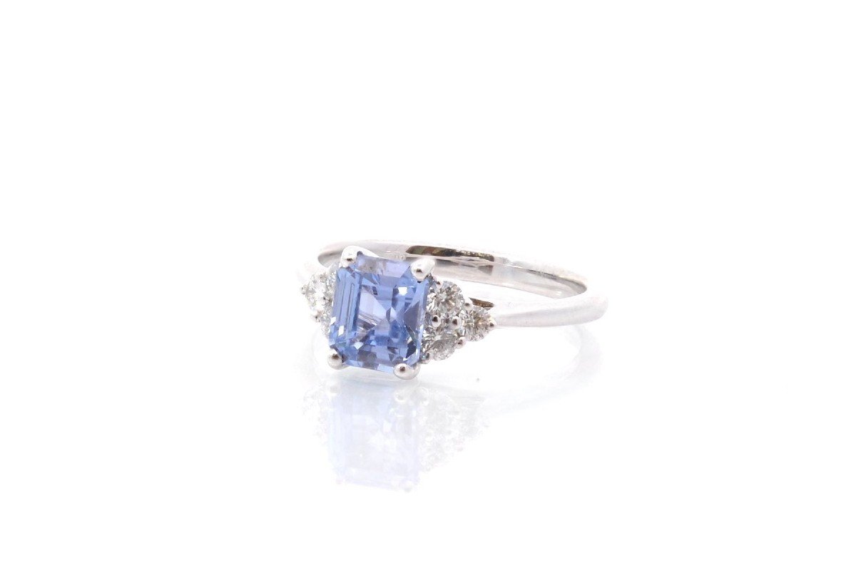 1.58 Cts Sapphire And Diamond Ring In 18k White Gold