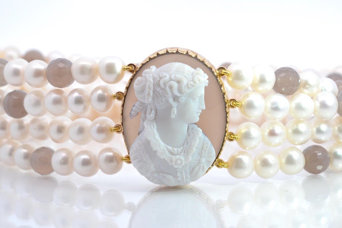 Agate And Freshwater Pearl Cameo Necklace In Gold-photo-2