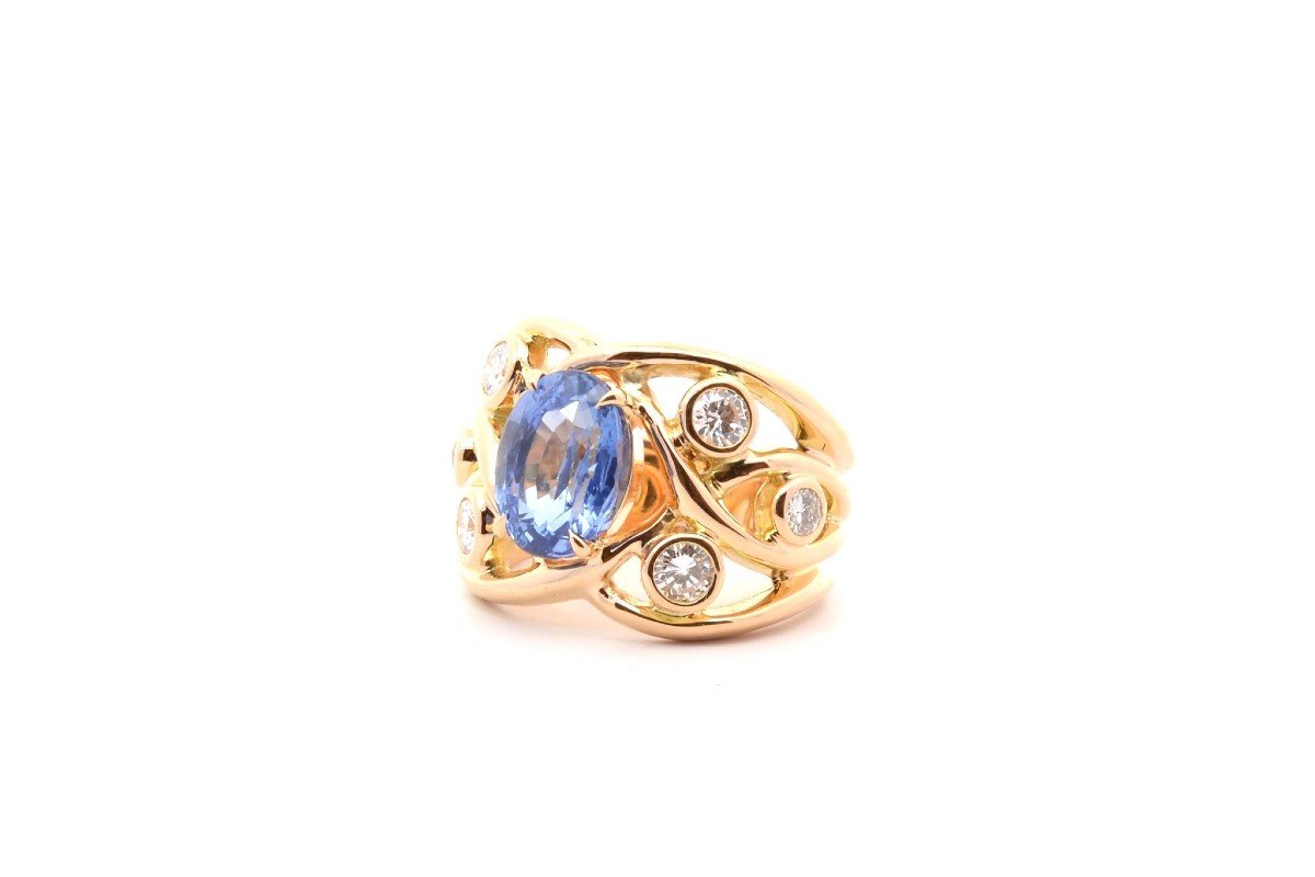 4.47ct Ceylon Sapphire And Diamond Ring In Gold