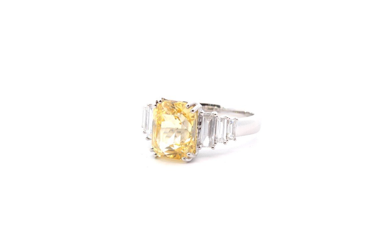 Bague Saphir Jaune 5,18 Cts Et Diamants