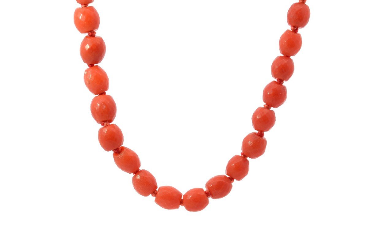 Vintage Coral Necklace With 18k Gold Clasp-photo-2