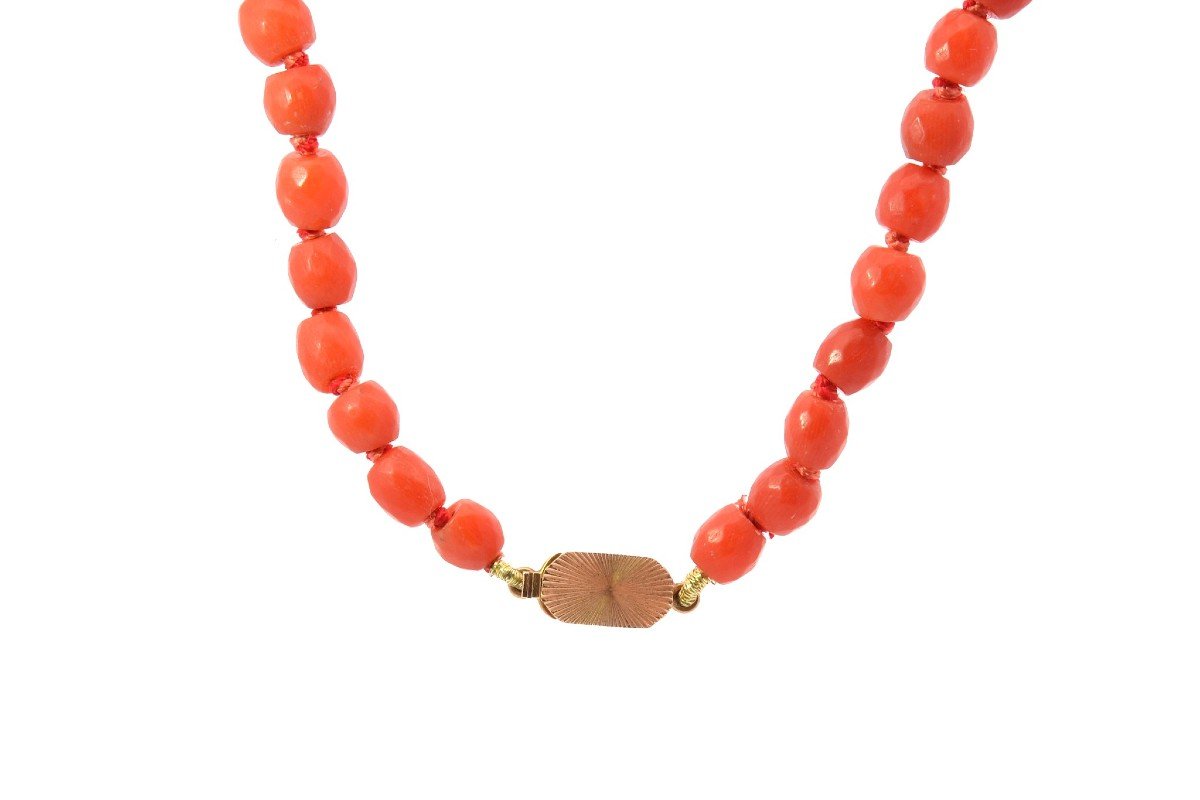 Vintage Coral Necklace With 18k Gold Clasp-photo-3