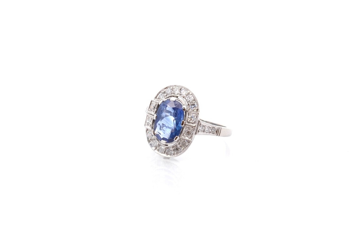 2.20ct Sapphire And Diamond Ring