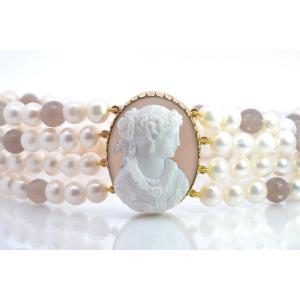 Agate And Freshwater Pearl Cameo Necklace In Gold