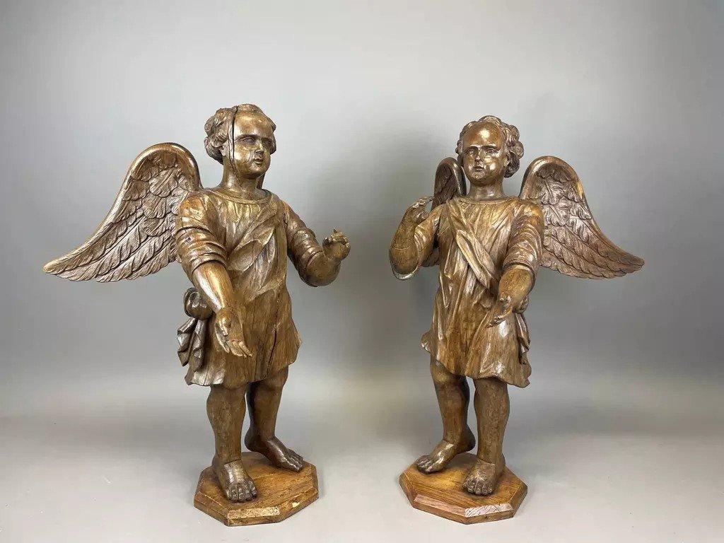 Large Pair Of Winged Angels In Carved Wood - Late 18th Century