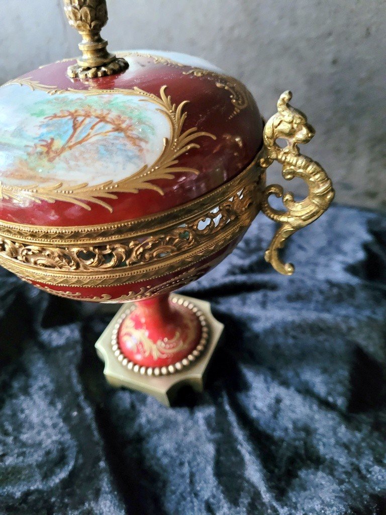 19th Century Sèvres Porcelain Candy Box -photo-2