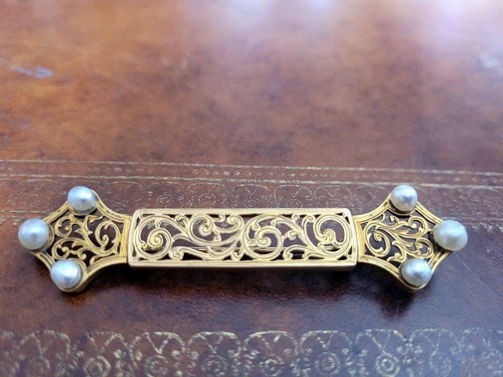  Brooch In 18 Ct Yellow Gold Decorated With 6 Pearls - 20th Century