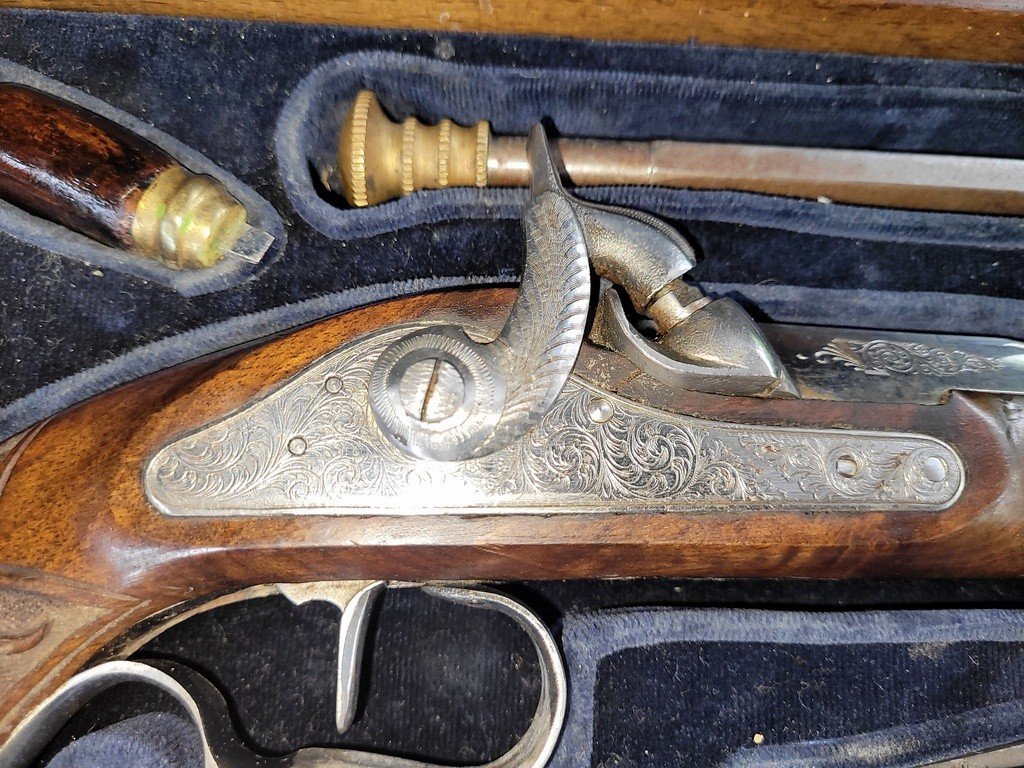 Box Of A Pair Of Dueling Pistols With All Its Accessories - 19th Century-photo-2