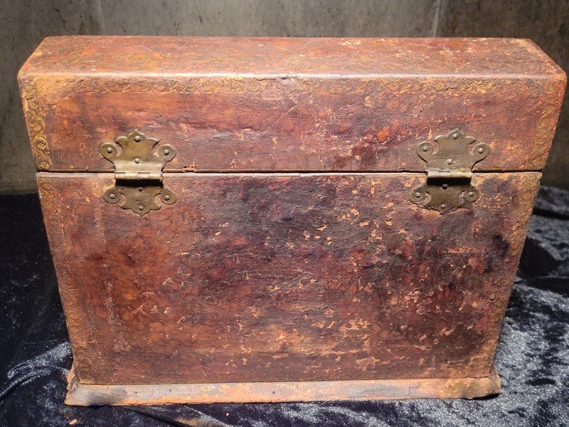 Large Leather Covered Mail Box - Early 19th Century -photo-1