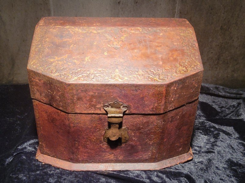 Large Leather Covered Mail Box - Early 19th Century 