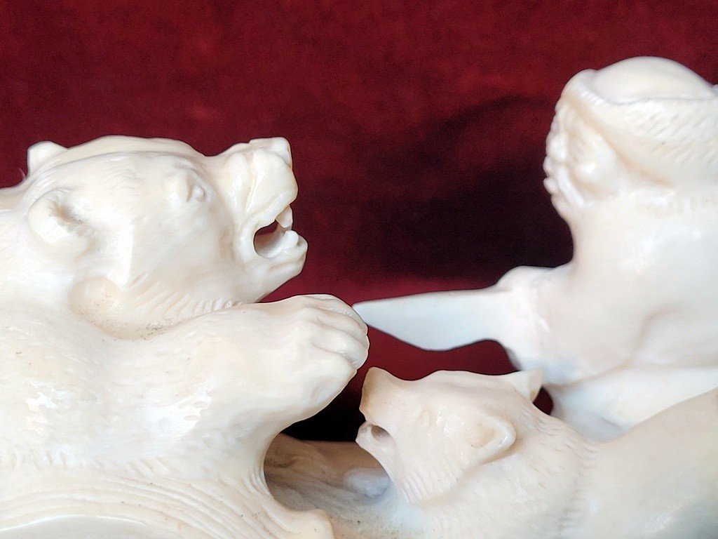 Polar Bear Hunting Scene - Walrus Tooth Sculpture - Early 20th Century -photo-2